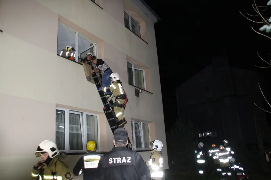 Wybuch i pożar w budynku szkolnego internatu - zdjęcie 19