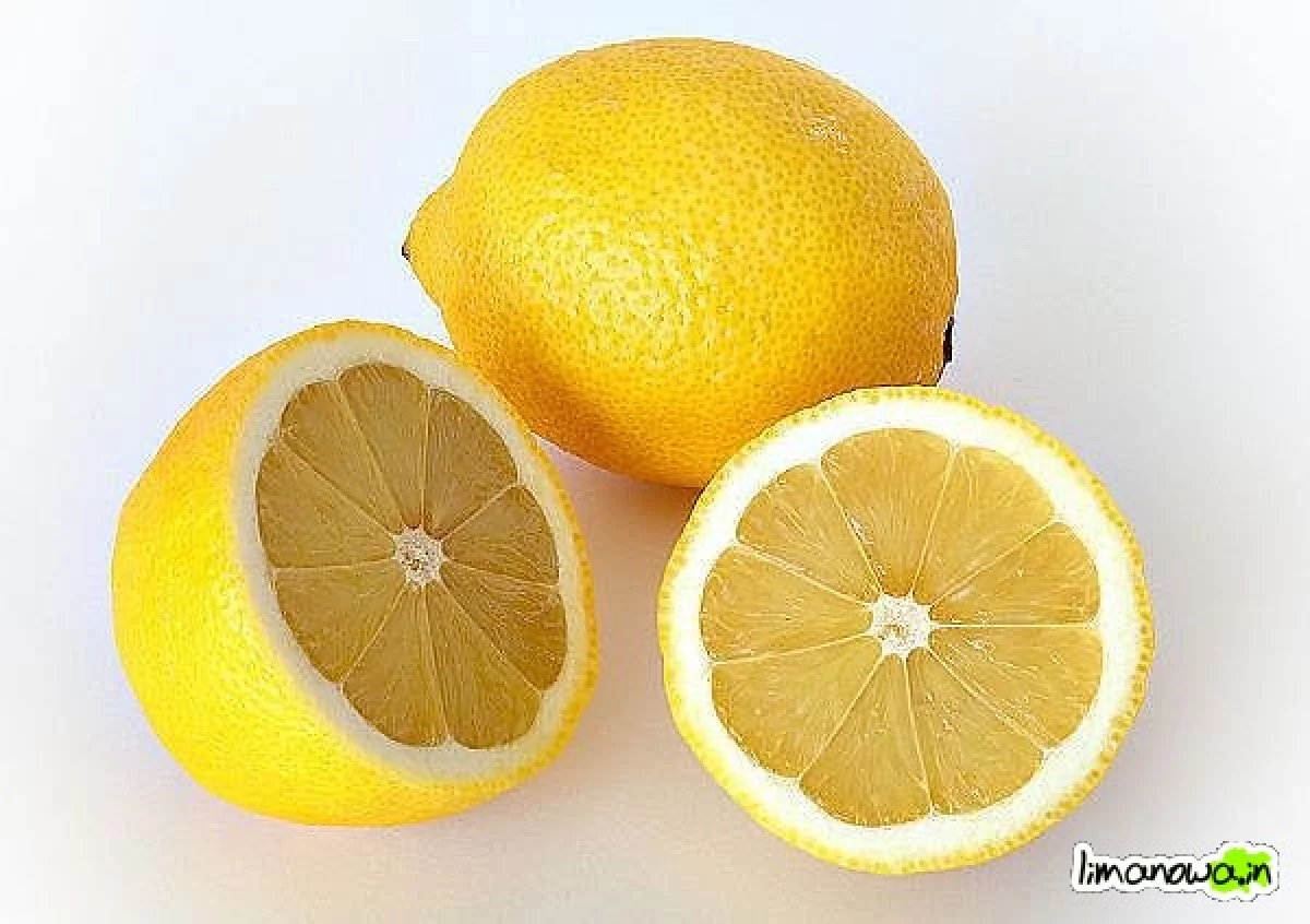 Limoncello - słodki włoski likier z cytryn.