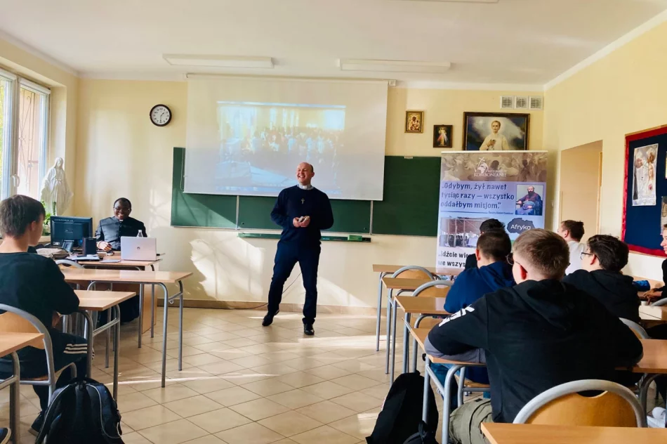 Misjonarze odwiedzili uczniów w limanowskich szkołach - zdjęcie 12