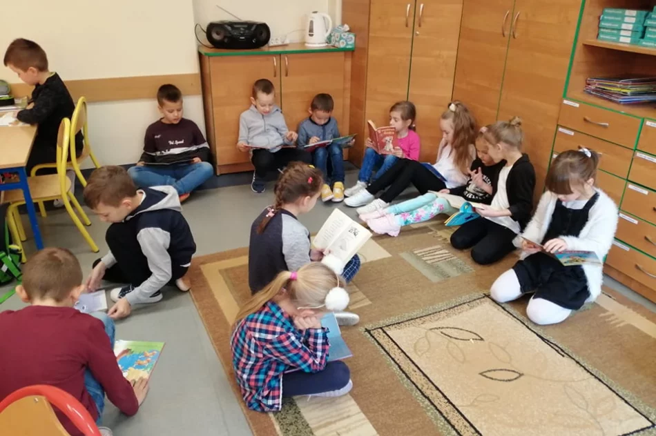 Akcja ,,Przerwa na czytanie” w ZSP nr w Limanowej - zdjęcie 5