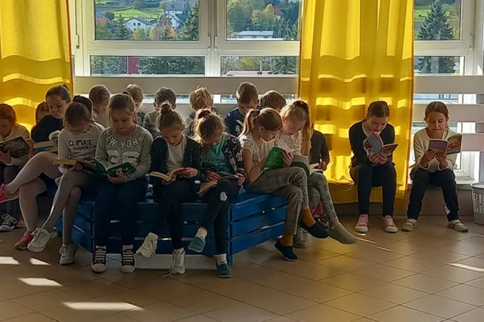 Akcja ,,Przerwa na czytanie” w ZSP nr w Limanowej - zdjęcie 7