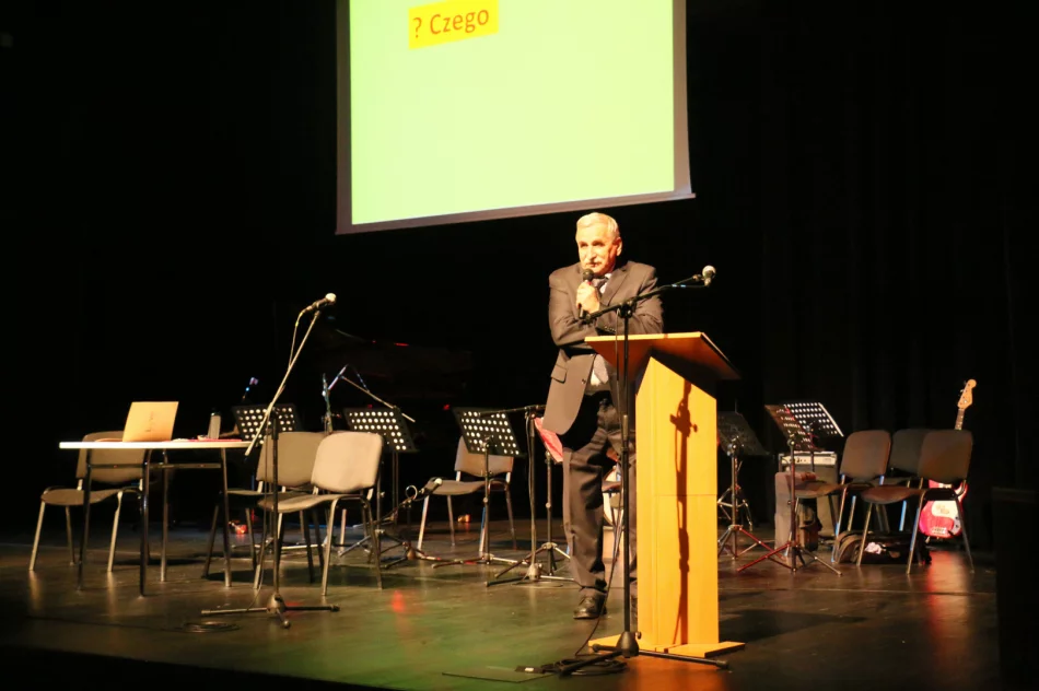 10-lecie Limanowskiego Uniwersytetu Trzeciego Wieku - zdjęcie 13