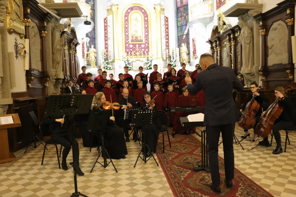 Chór Chłopięcy Bazyliki Matki Boskiej Bolesnej świętował Jubileusz 30-lecia działalności - zdjęcie 13