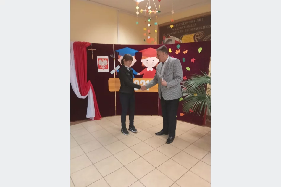 Najzdolniejsi uczniowie nagrodzeni stypendiami wójta - zdjęcie 2