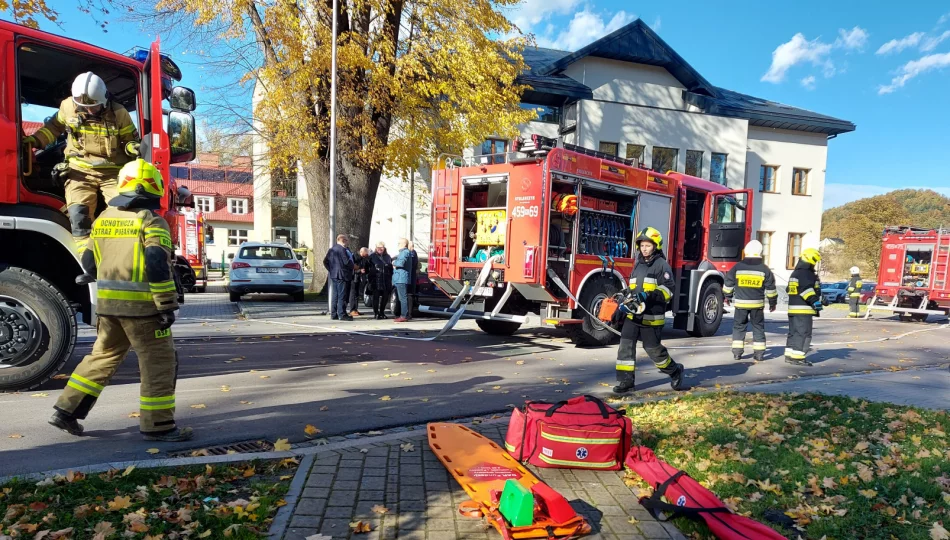 Ewakuacja budynku Urzędu Gminy - zdjęcie 1