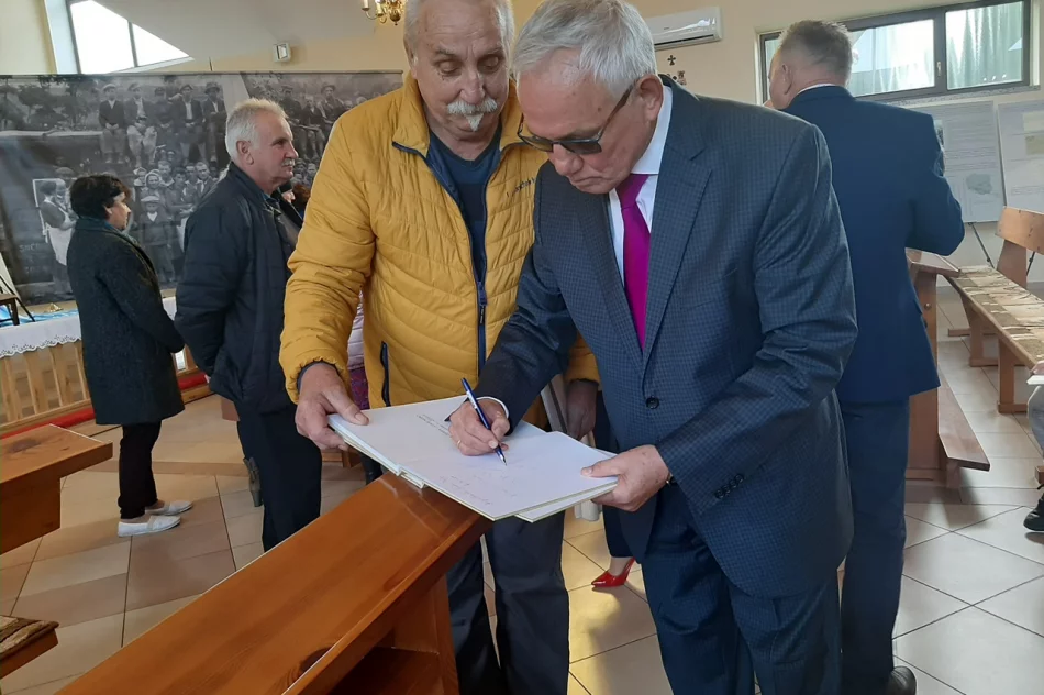 Otwarcie wystawy oraz promocja albumu pt. „Nowa Ziemia – Stare Niebo. Historia Męcinian w Lipkach” - zdjęcie 10