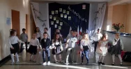 Ślubowanie pierwszoklasistów w Szkole Podstawowej Nr 2 w Męcinie - zdjęcie 3