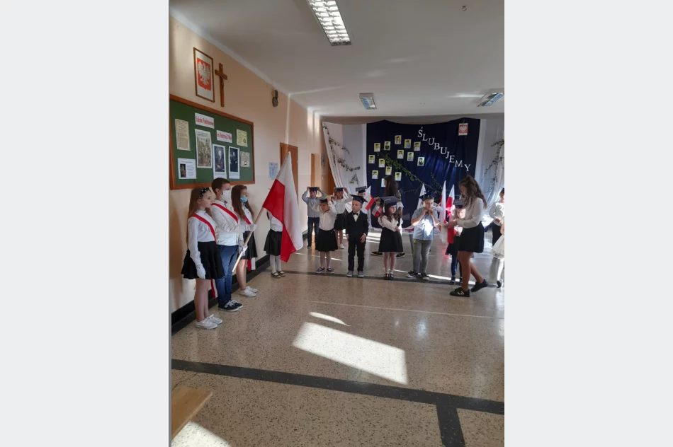 Ślubowanie pierwszoklasistów w Szkole Podstawowej Nr 2 w Męcinie - zdjęcie 5