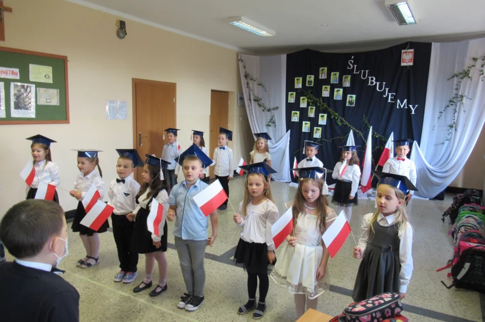 Ślubowanie pierwszoklasistów w Szkole Podstawowej Nr 2 w Męcinie - zdjęcie 14