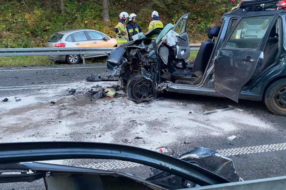 Trzy osoby poszkodowane w wypadku na drodze wojewódzkiej - zdjęcie 4