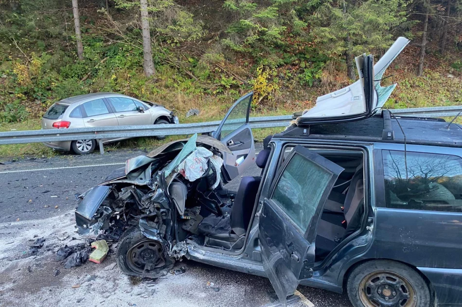 Trzy osoby poszkodowane w wypadku na drodze wojewódzkiej - zdjęcie 2