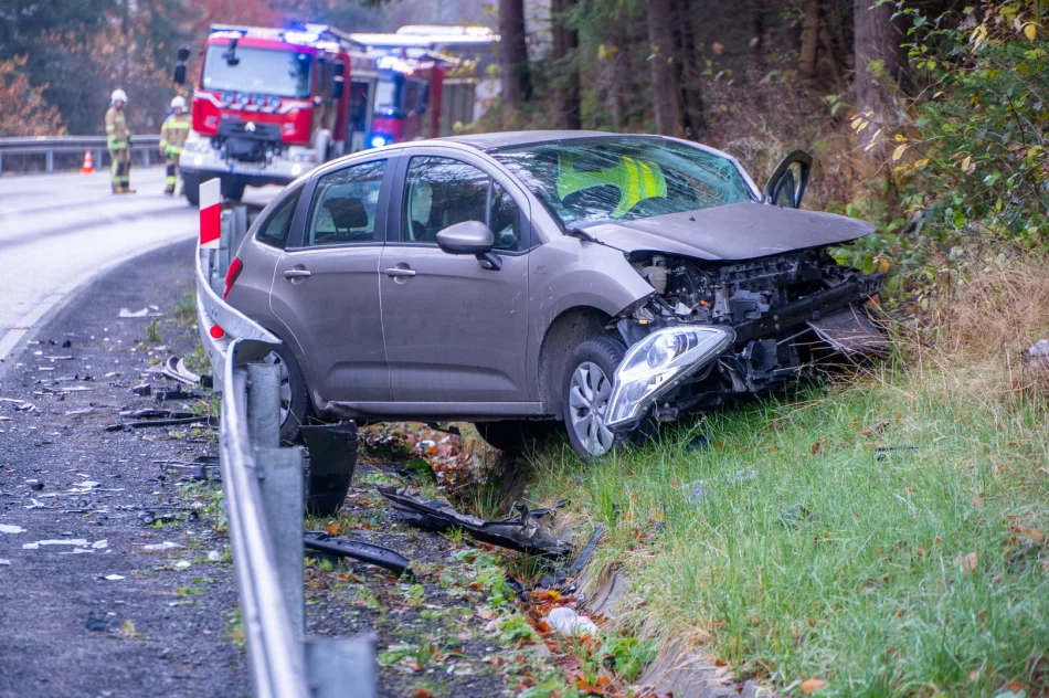 Trzy osoby poszkodowane w wypadku na drodze wojewódzkiej - zdjęcie 9