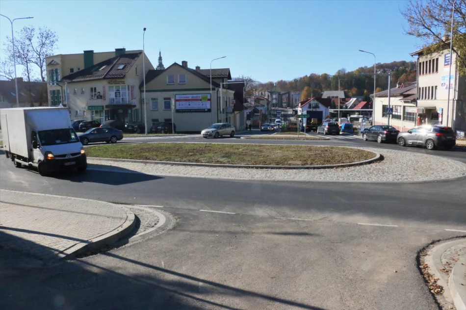 Nowe rondo w całości otwarte dla ruchu pojazdów - zdjęcie 6