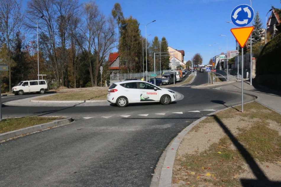Nowe rondo w całości otwarte dla ruchu pojazdów - zdjęcie 8