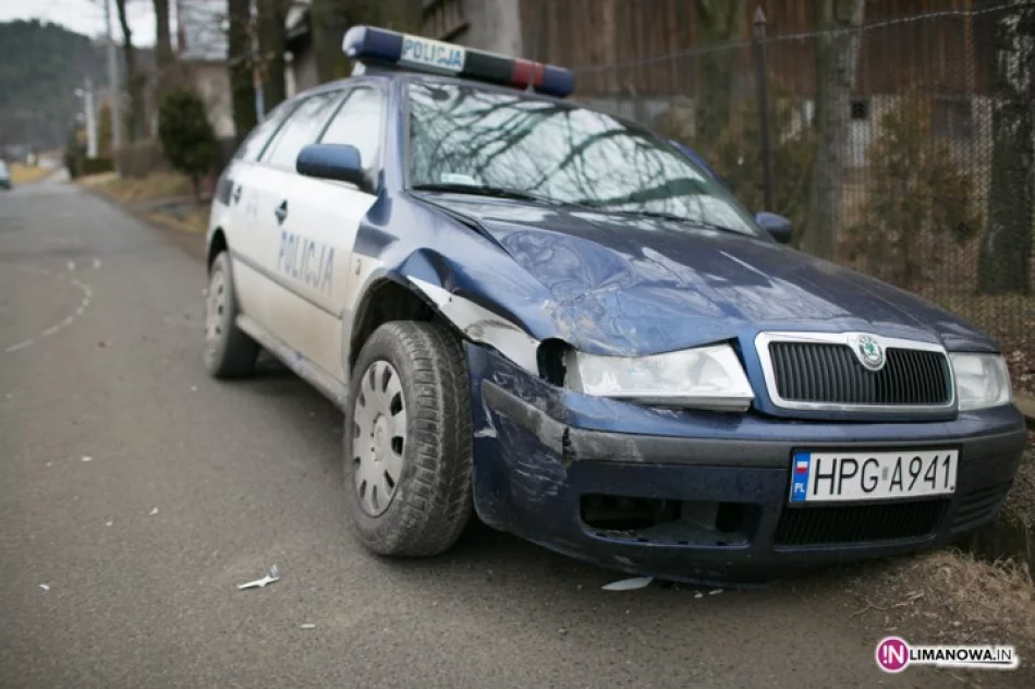 Kolizja radiowozu, poszkodowany policjant - zdjęcie 3