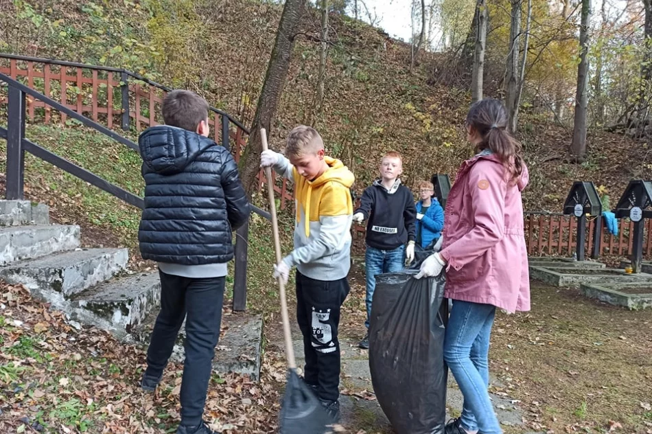 Uczniowie pamiętali o poległych żołnierzach - zdjęcie 2