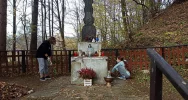 Uczniowie pamiętali o poległych żołnierzach - zdjęcie 3