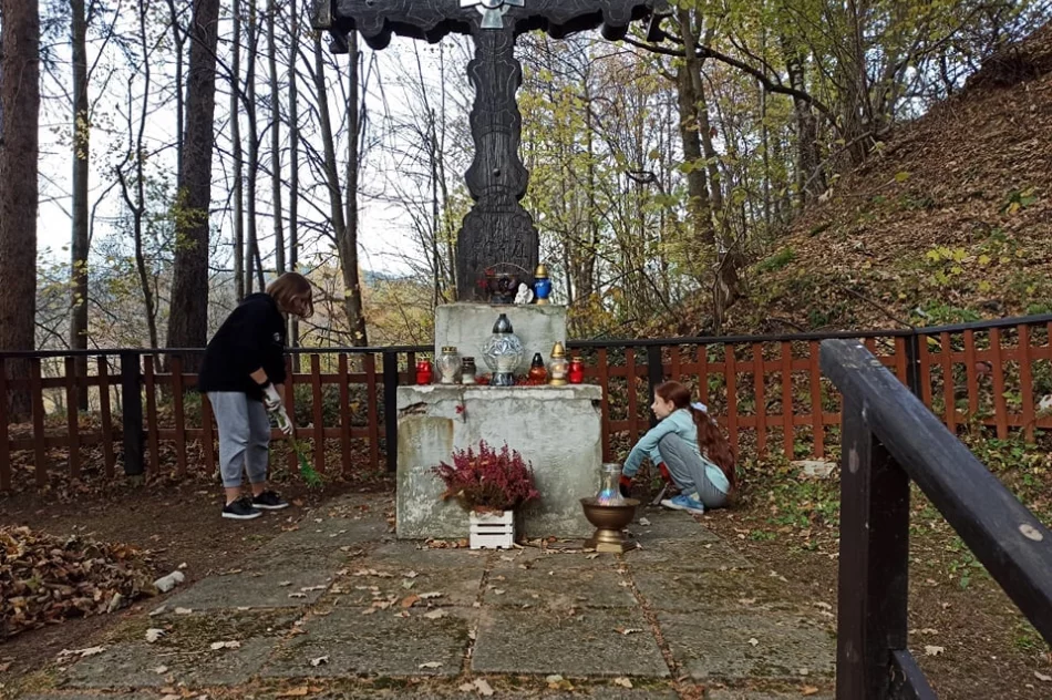 Uczniowie pamiętali o poległych żołnierzach - zdjęcie 3