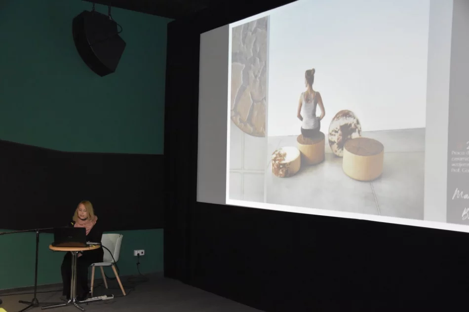  „Spójności i sprzeczności' w miejskiej galerii sztuki - zdjęcie 10