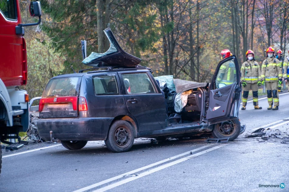 Dwie kobiety poszkodowane w groźnie wyglądającym wypadku - zdjęcie 3