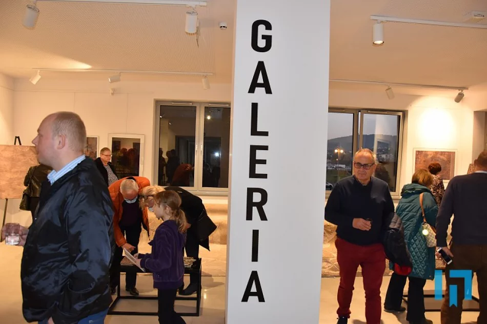 „Spójności i sprzeczności” w Miejskiej Galerii Sztuki - zdjęcie 5