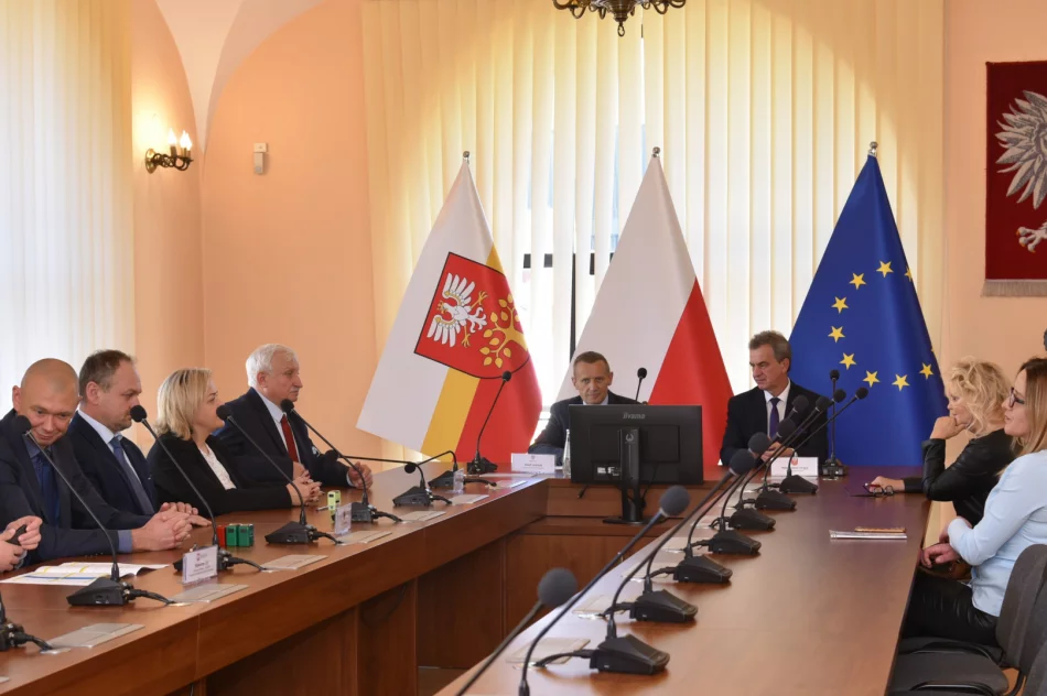 Podpisano umowy na przebudowę przejść dla pieszych - zdjęcie 5