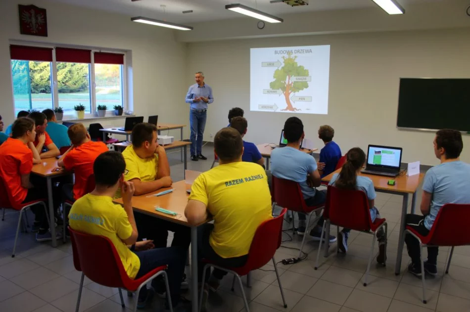 Konkurs z okazji Światowego Dnia Drzewa w Specjalnym Ośrodku Szkolno-Wychowawczym - zdjęcie 2