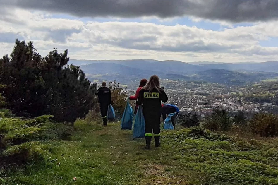 Druhowie z OSP Limanowa wzięli udział w akcji „Czyste szlaki Powiatu Limanowskiego” - zdjęcie 6