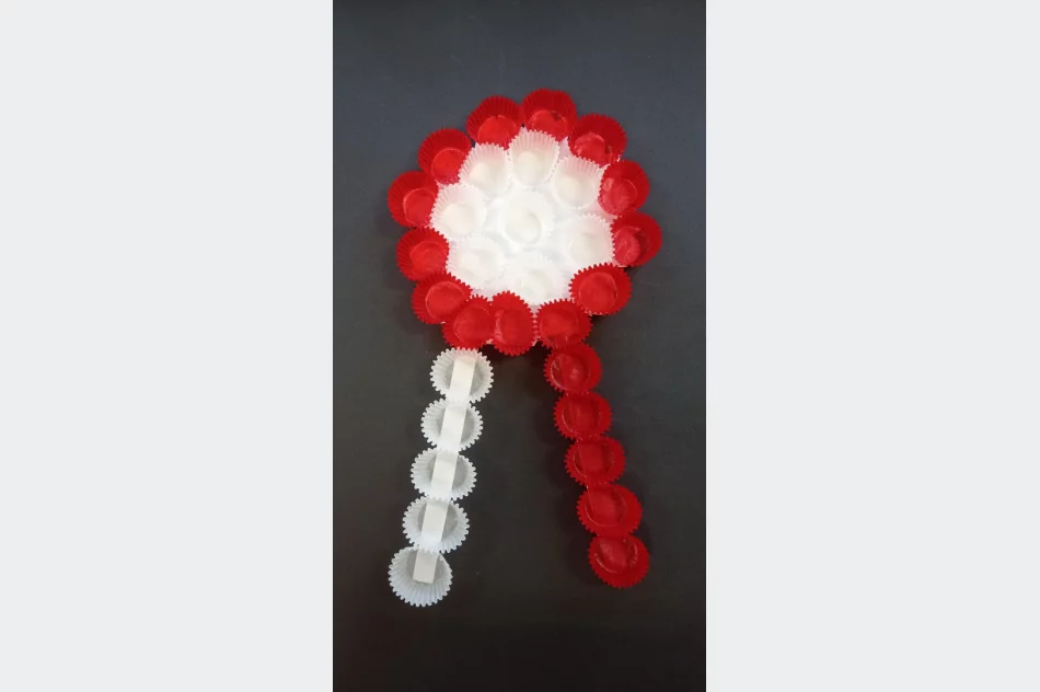 Udział świetlicy szkolnej SP nr 2 w Międzynarodowej Wirtualnej Wystawie Twórczej „KOTYLIONY DLA OJCZYZNY“ - zdjęcie 3