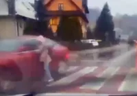 O mały włos od tragedii - potrącenia dziewczynki (nagranie) - zdjęcie główne