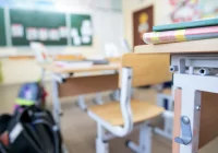 Zamknięta szkoła - rodzice mogą wystąpić o zasiłek opiekuńczy, ale są warunki - zdjęcie główne