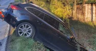 Spowodował kolizję i odjechał - samochód wpadł do rowu - zdjęcie 2