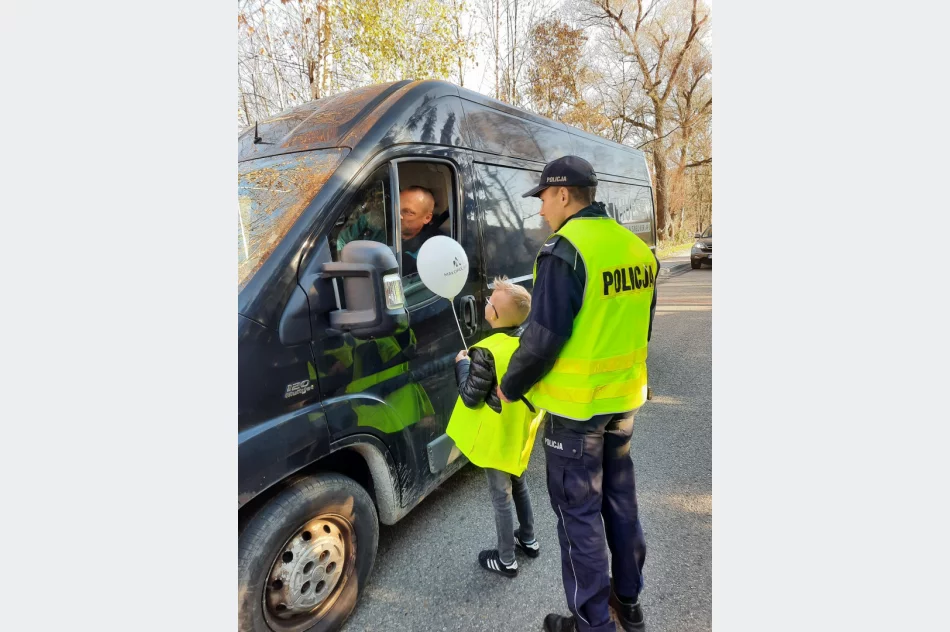 Odblaskowy happening na ulicach miejscowości - zdjęcie 2