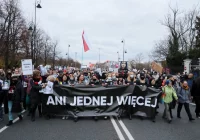 Protesty w Polsce. Ministerstwo: w sytuacji zagrożenia życia lub zdrowia kobiety zakończenie ciąży jest zgodne z prawem - zdjęcie główne