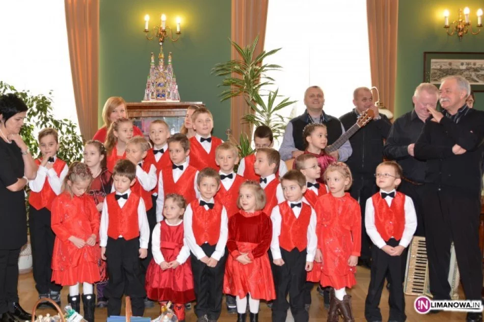 Mali kolędnicy ze Żmiącej w Krakowie - zdjęcie 2