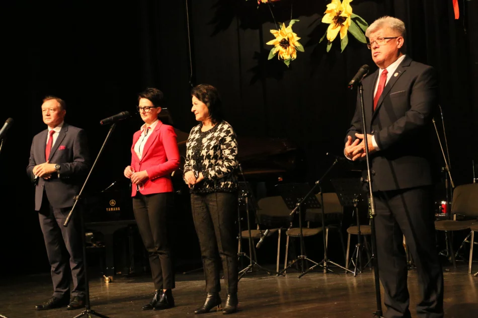 Oficjalne otwarcie przebudowanego Limanowskiego Domu Kultury - zdjęcie 12