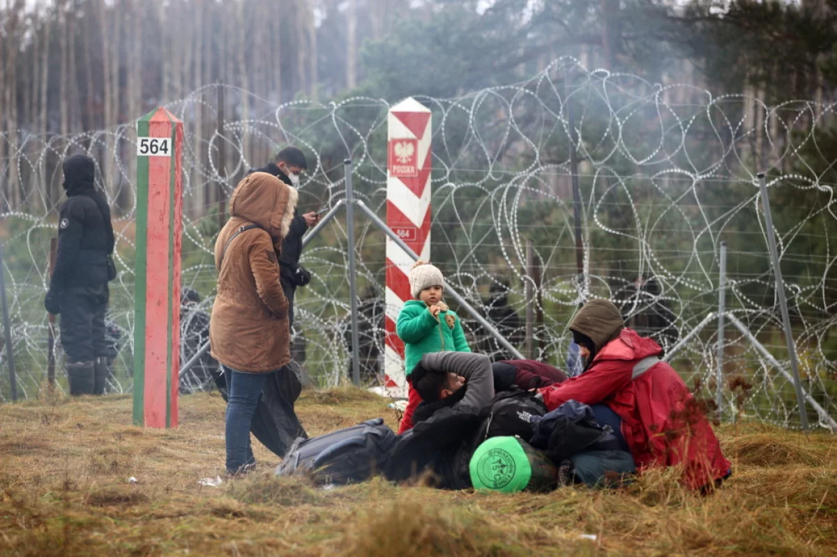 Podlaskie: w obozowisku na polsko-białoruskiej granicy przebywa ok. 800 osób