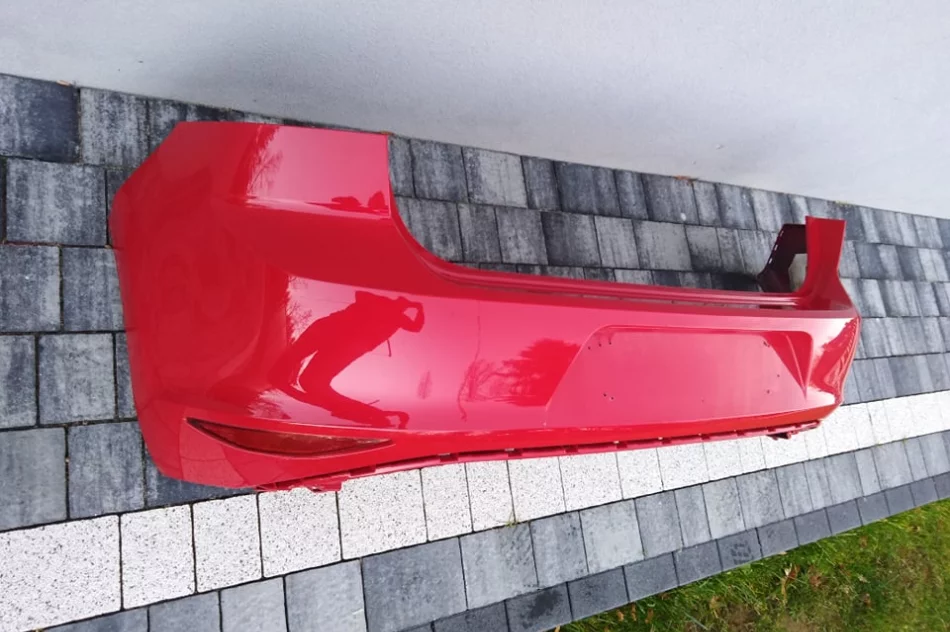 Zderzak tył   VW GOLF  VII  czerwony - zdjęcie 2