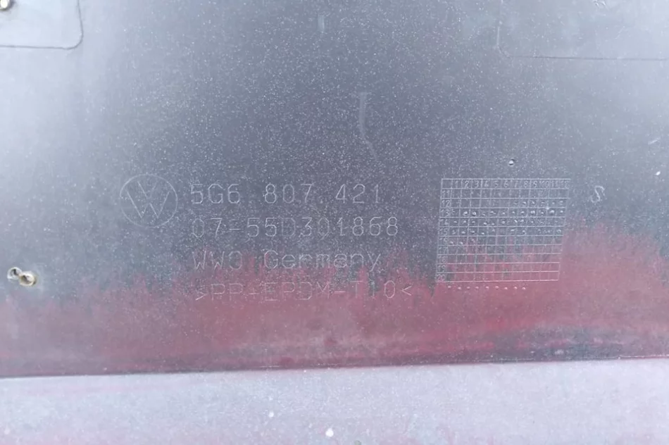 Zderzak tył   VW GOLF  VII  czerwony - zdjęcie 4