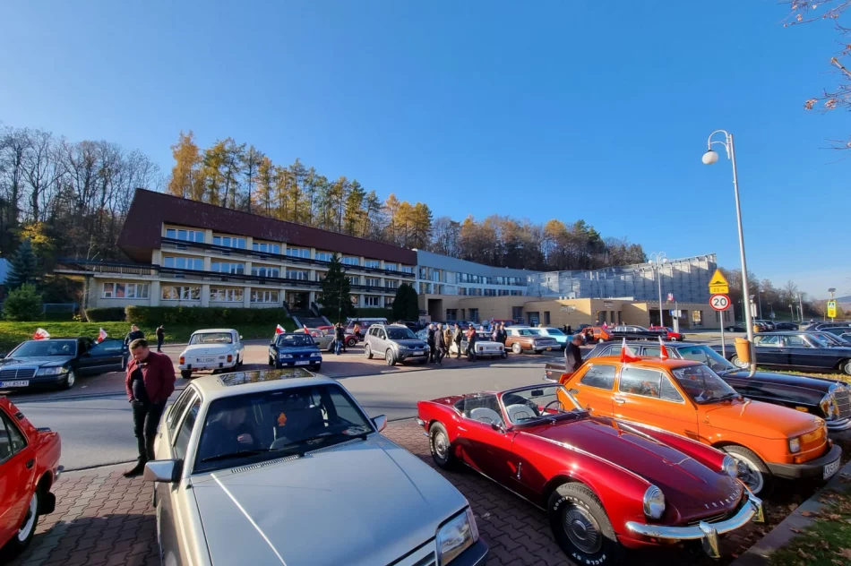 Kawalkada samochodów zabytkowych. Jutro  Rajd Polski Historyczny - zdjęcie 3