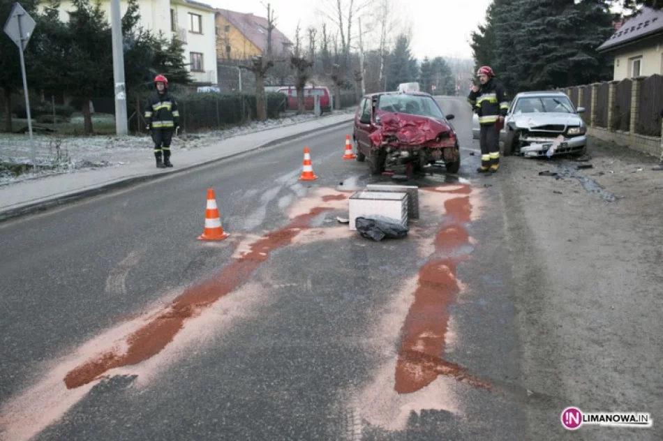 Cztery osoby poszkodowane w wypadku - zdjęcie 2