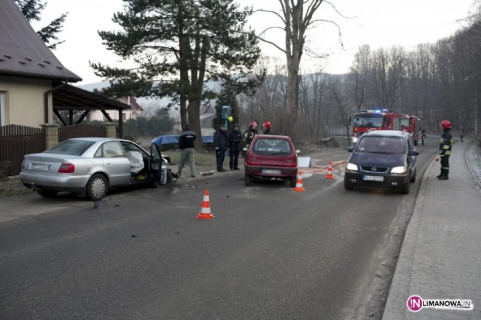 Cztery osoby poszkodowane w wypadku - zdjęcie 3