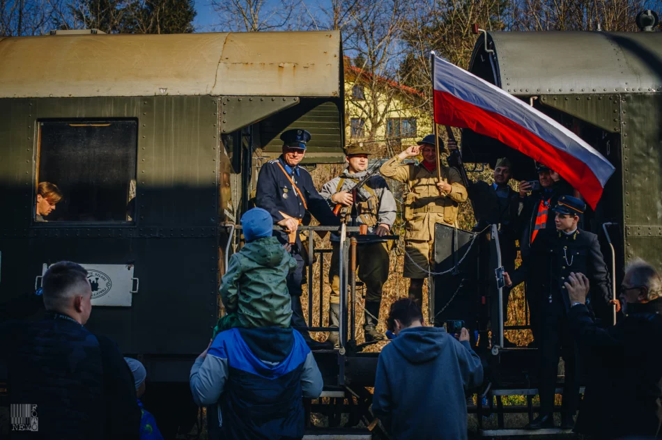 Pociąg wolności na 103. rocznicę odzyskania niepodległości - zdjęcie 12