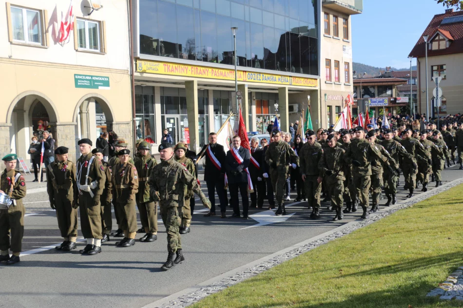 Obchody Święta Niepodległości na limanowskim rynku - zdjęcie 5