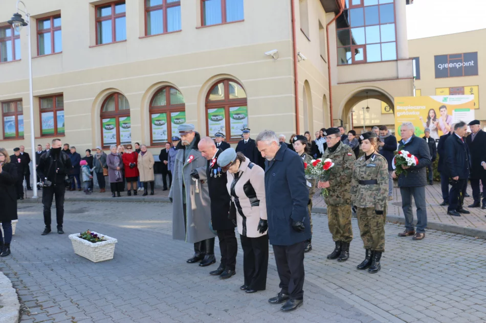 Obchody Święta Niepodległości na limanowskim rynku - zdjęcie 9