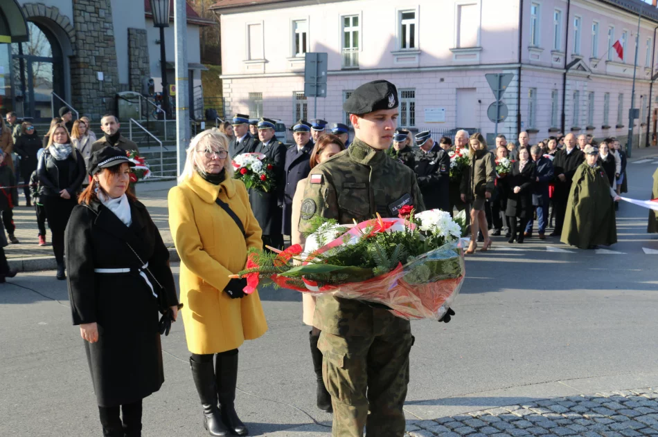 Obchody Święta Niepodległości na limanowskim rynku - zdjęcie 13
