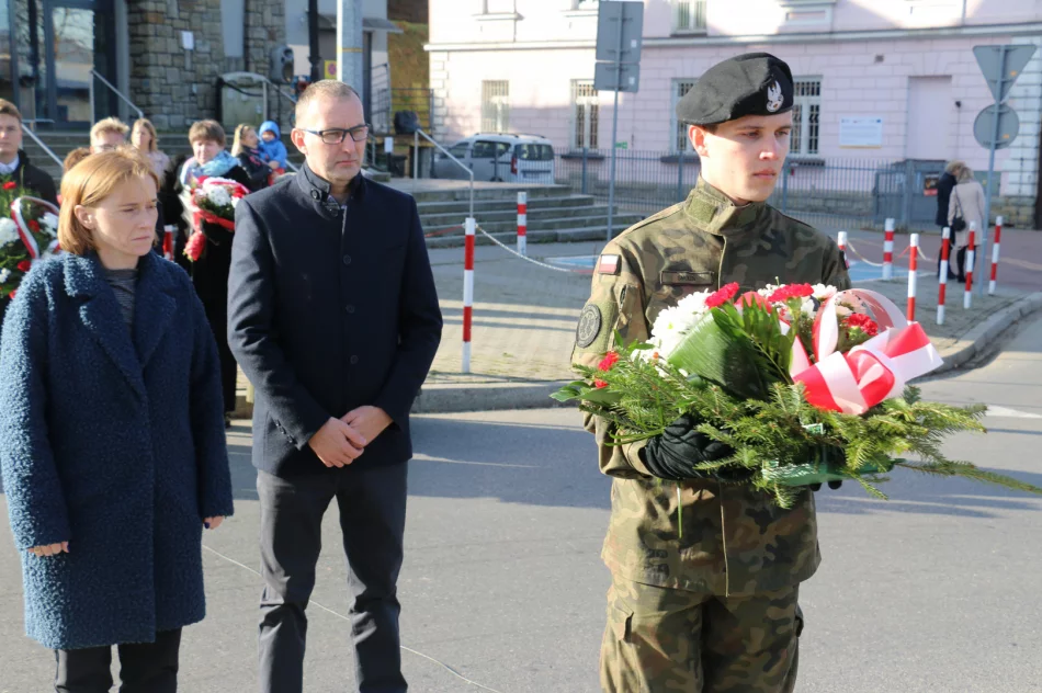 Obchody Święta Niepodległości na limanowskim rynku - zdjęcie 17