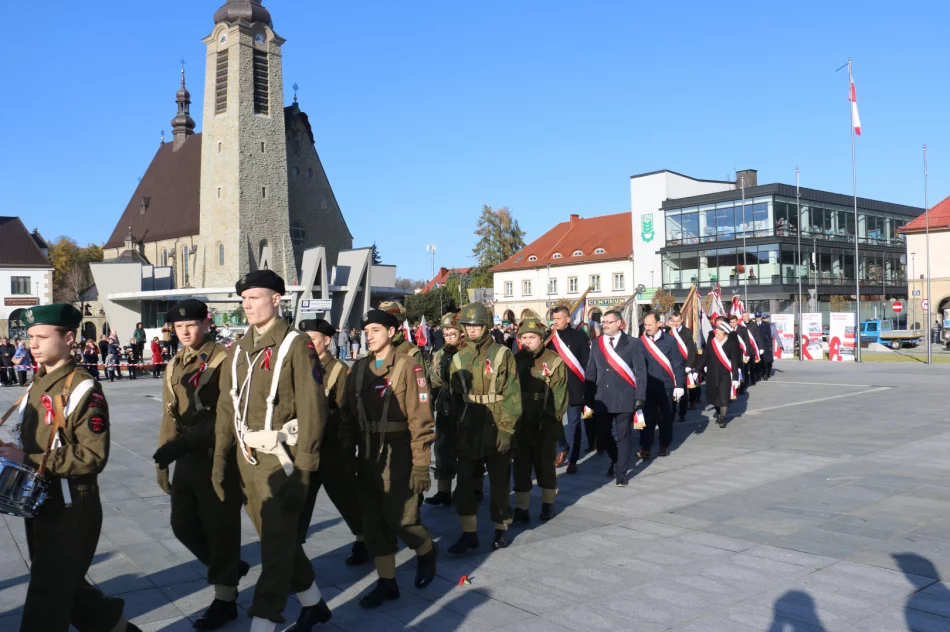 Obchody Święta Niepodległości na limanowskim rynku - zdjęcie 18