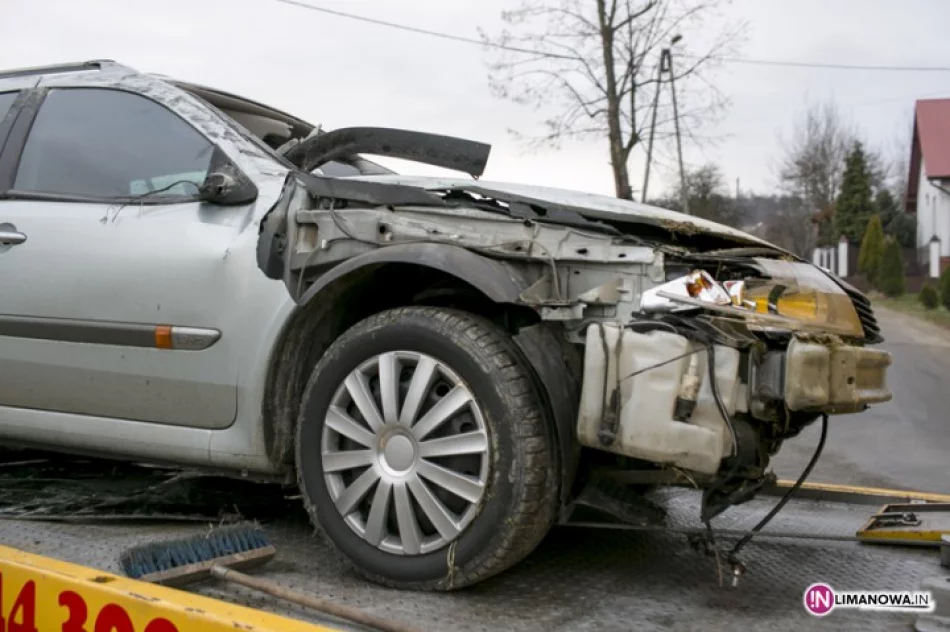 Groźnie wyglądający wypadek - kierowcy brak - zdjęcie 4