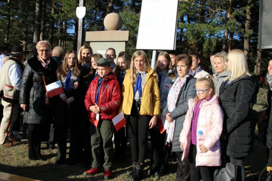 Patriotyczna impreza zgromadziła mieszkańców dwóch gmin - zdjęcie 11